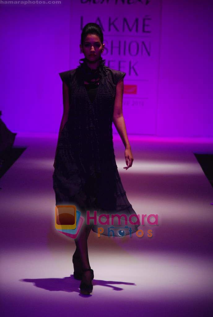 Model walks the ramp for Juilee Bendhkhale Show at Lakme Winter fashion week day 1 on 17th Sept 2010 