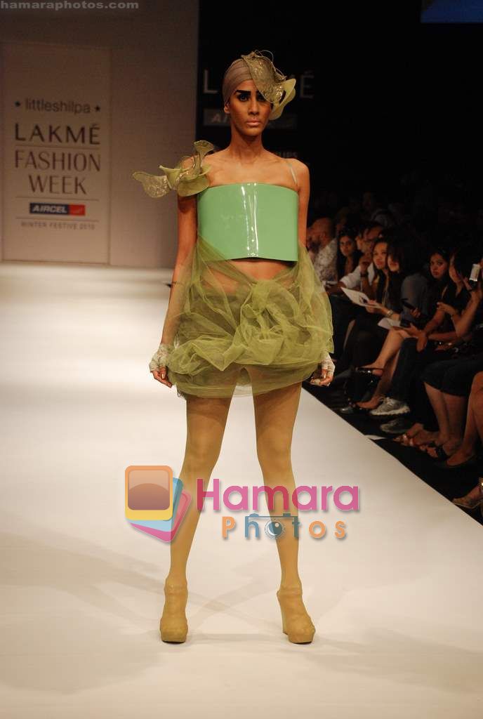 Model walks the ramp for Little Shilpa Show at Lakme Winter fashion week day 2 on 18th Sept 2010