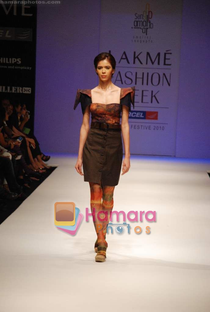 Model walks the ramp for Amalraj Sengupta Show at Lakme Winter fashion week day 2 on 18th Sept 2010 