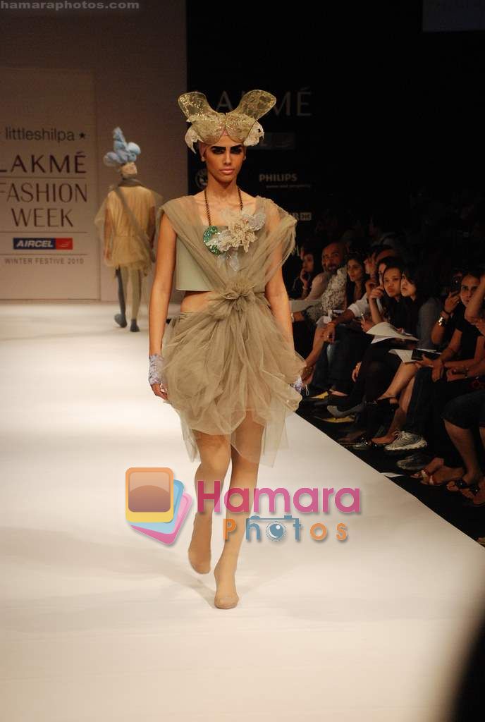 Model walks the ramp for Little Shilpa Show at Lakme Winter fashion week day 2 on 18th Sept 2010 