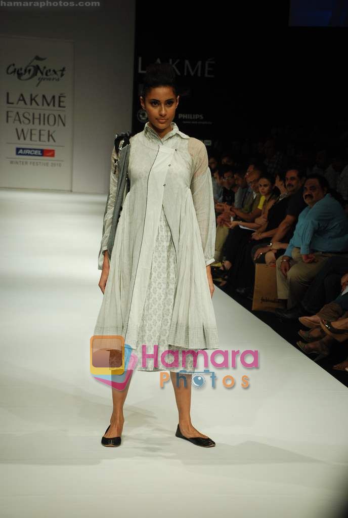 Model walks the ramp for Gen Next Show at Lakme Winter fashion week day 2 on 18th Sept 2010
