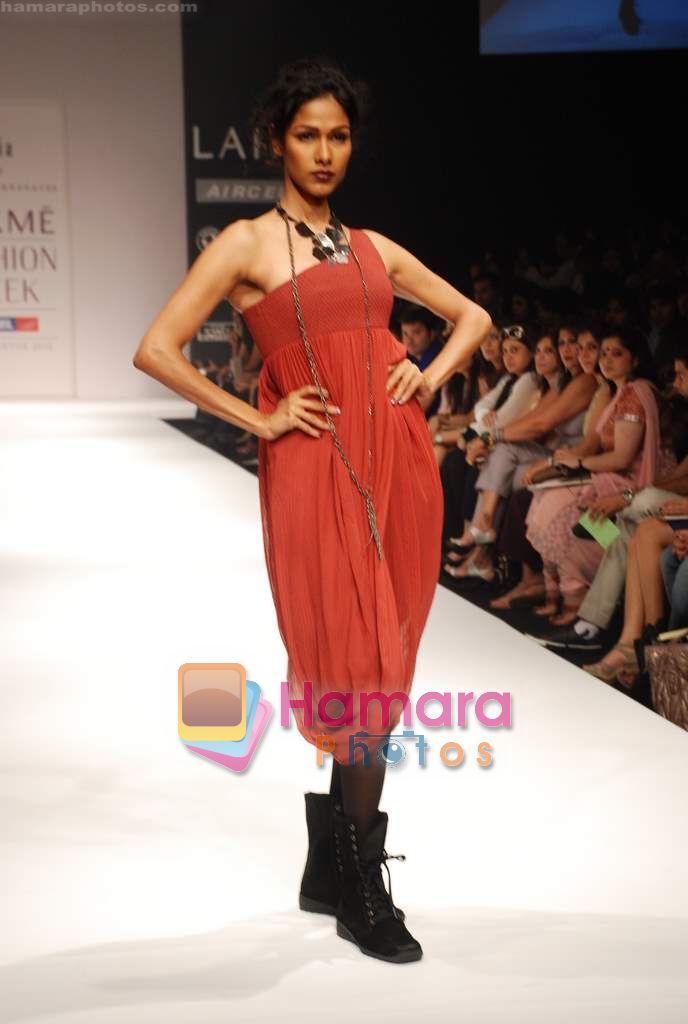 Model walks the ramp for Viia Show at Lakme Winter fashion week day 2 on 18th Sept 2010 
