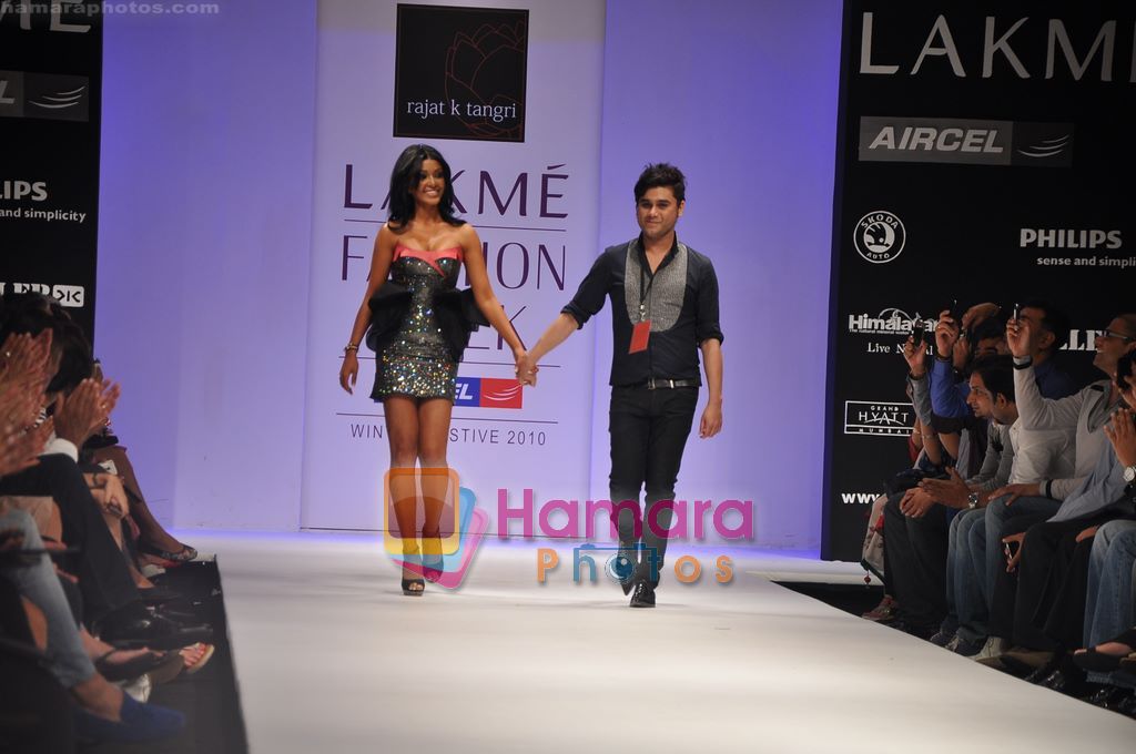 Koena Mitra walks the ramp for Rajat Tangri Show at Lakme Winter fashion week day 3 on 19th Sept 2010 