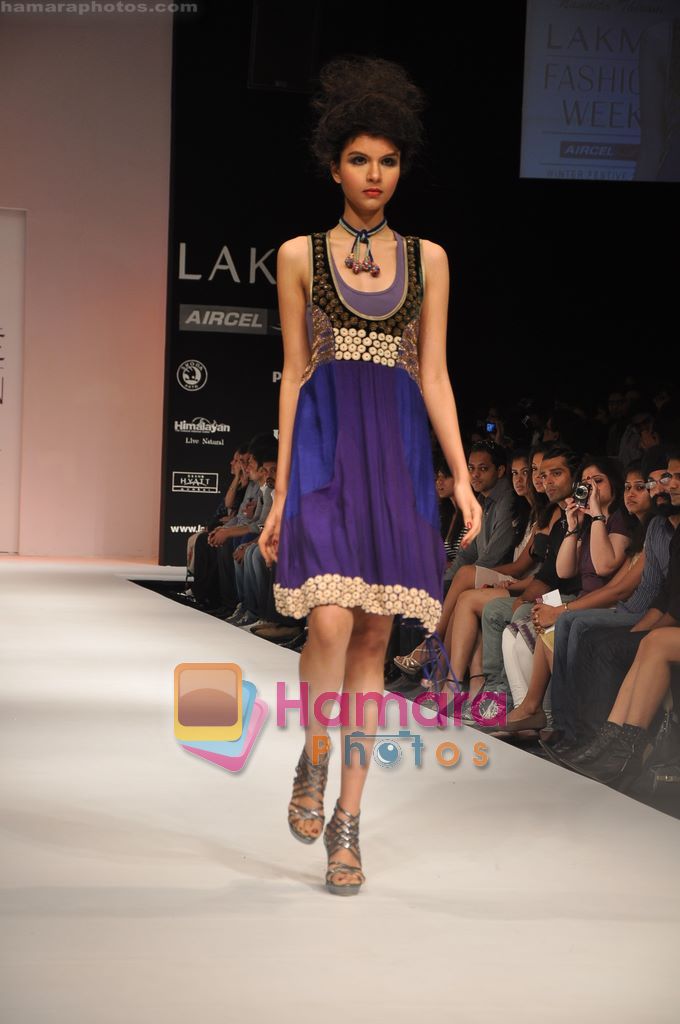 Model walks the ramp for Nandita Thirani Show at Lakme Winter fashion week day 3 on 19th Sept 2010 