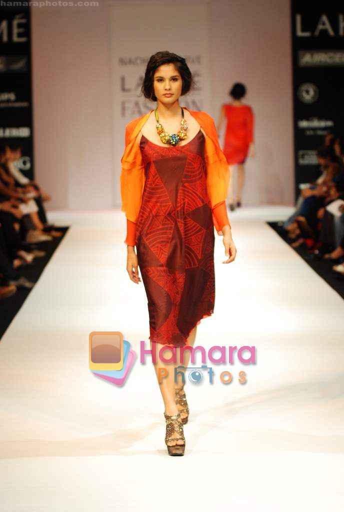 Model walks the ramp for Nachiket Barve Show at Lakme Winter fashion week day 3 on 19th Sept 2010 