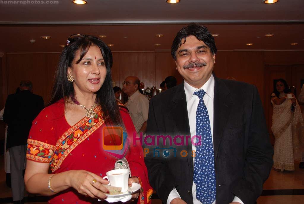 Poonam Dhillon at Priyadarshni Award in Mumbai on 19th Sept 2010 