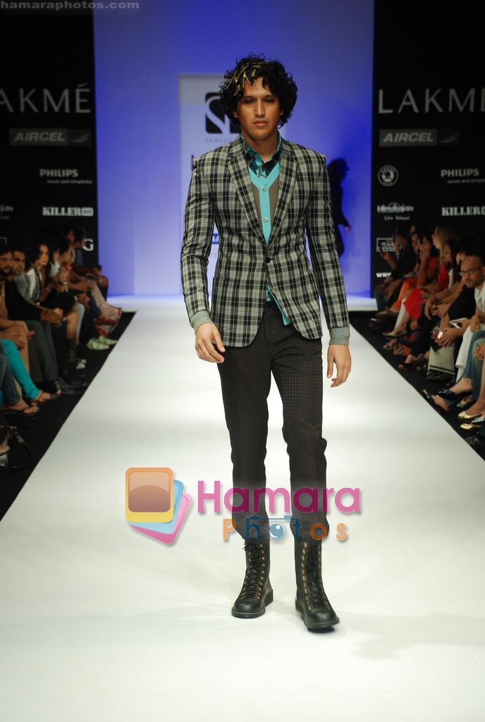 Model walks the ramp for Sanjay Hingu Show at Lakme Winter fashion week day 3 on 19th Sept 2010
