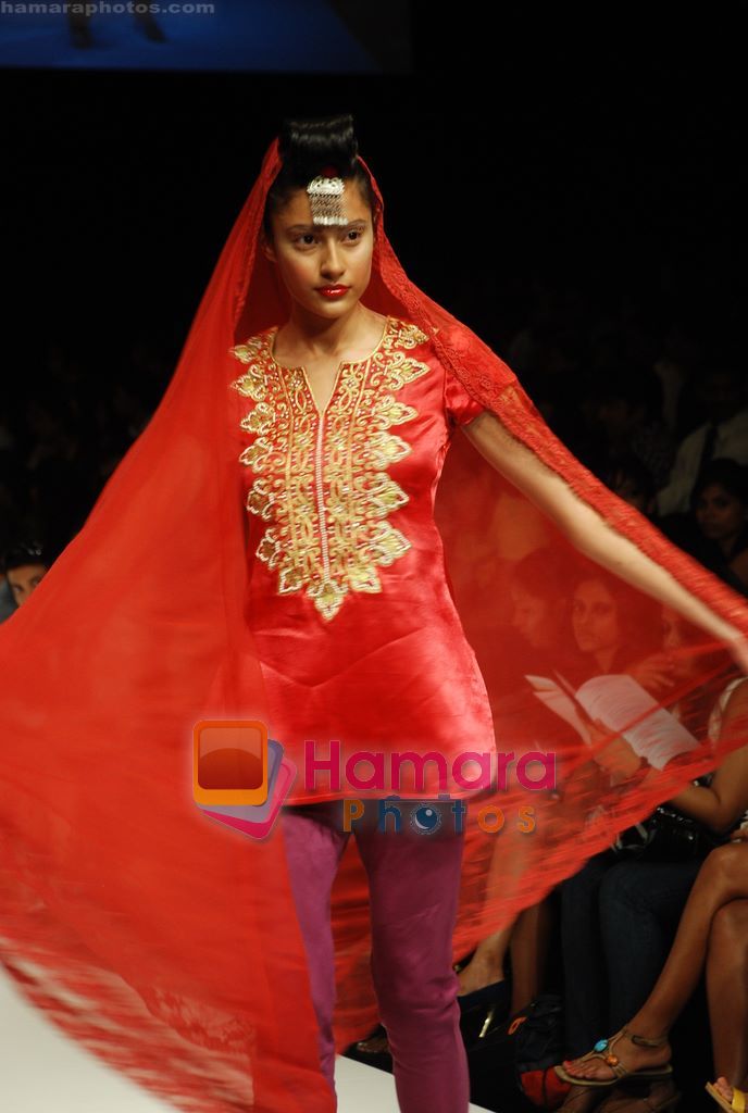 Model walks the ramp for V J Balhara Show at Lakme Winter fashion week day 3 on 19th Sept 2010 