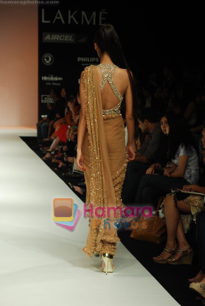 Model walks the ramp for Arpan Vohra Show at Lakme Winter fashion week day 3 on 19th Sept 2010 