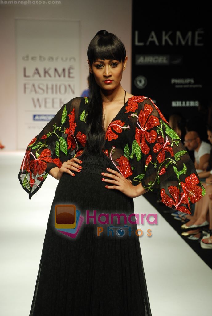 Model walks the ramp for Debarun Show at Lakme Winter fashion week day 3 on 19th Sept 2010 