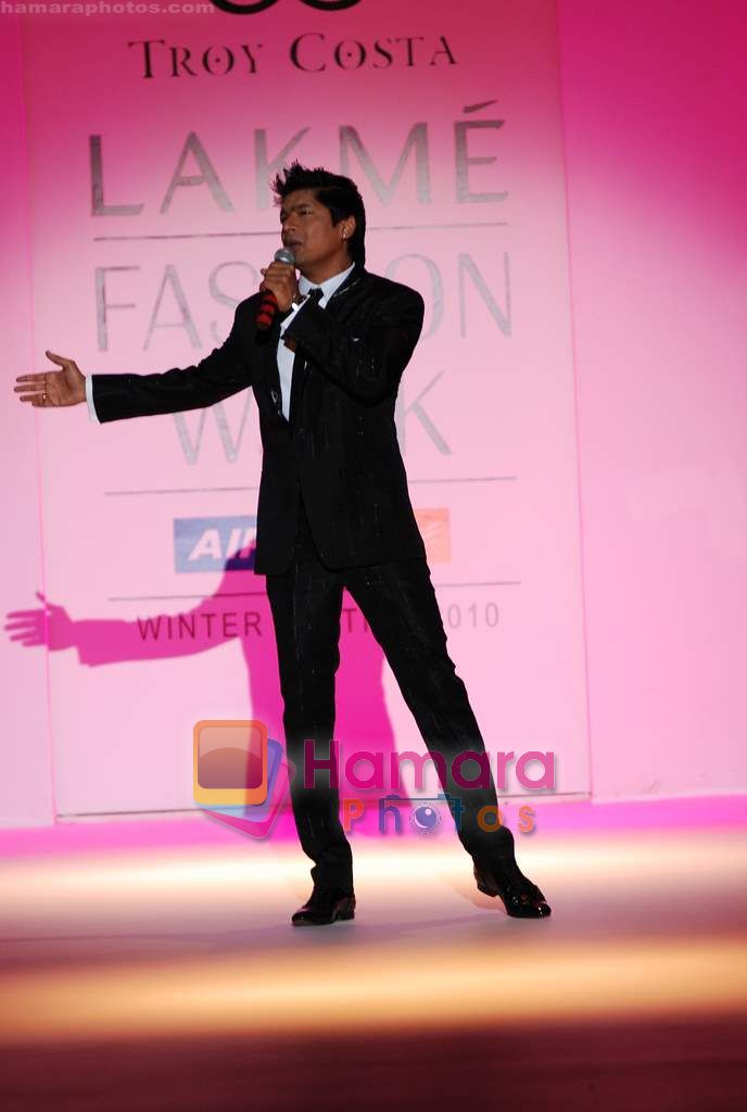 Shaan walks the ramp for Tory Costa Show at Lakme Winter fashion week day 4 on 20th Sept 2010 