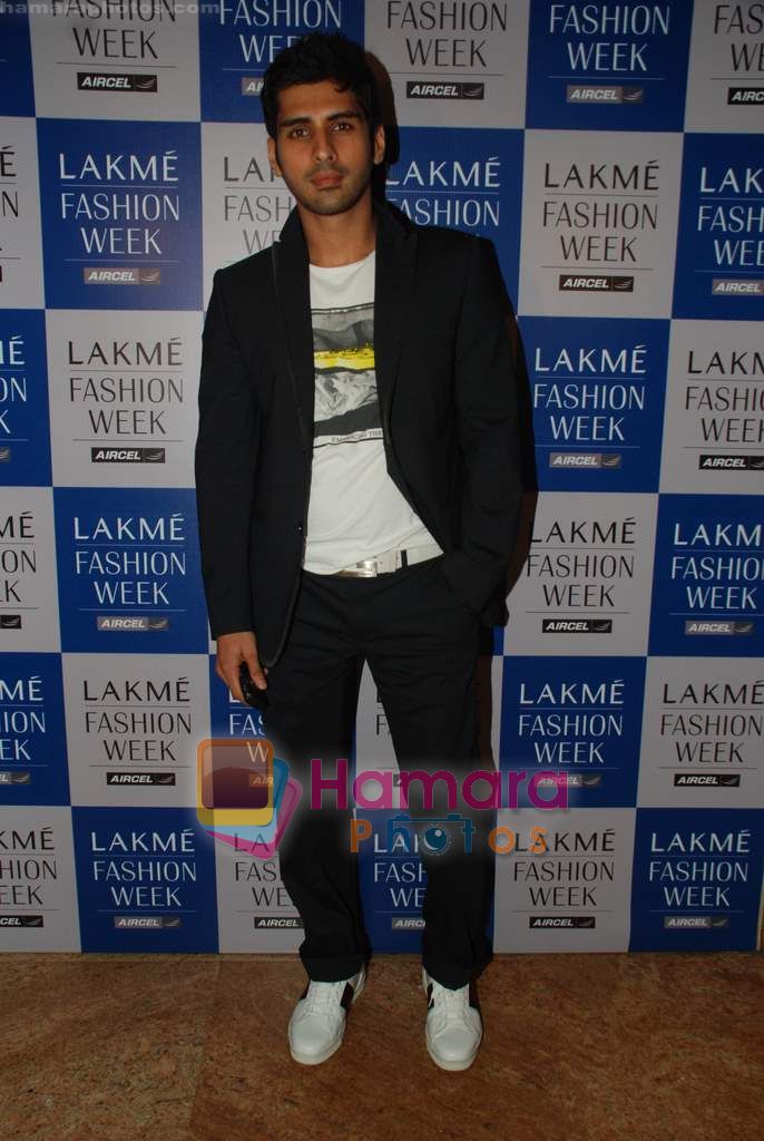 at Manish Malhotra Show at Lakme Winter fashion week day 4 on 20th Sept 2010 