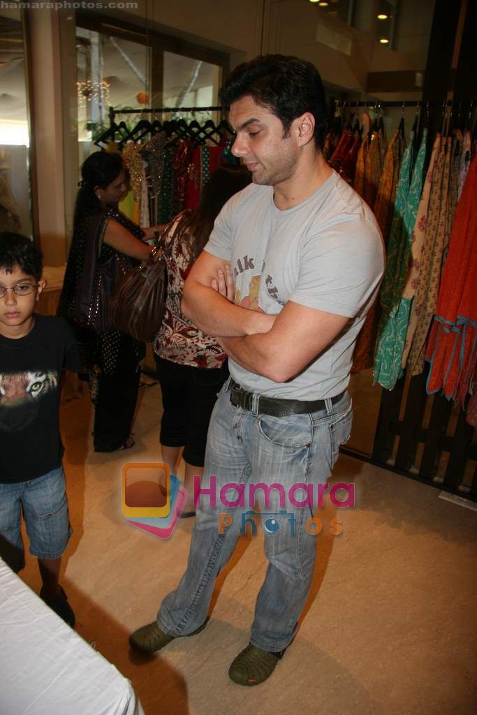 Sohail Khan at Araish - Save The Child exhibition in Blue Sea on 21st Sept 2010 