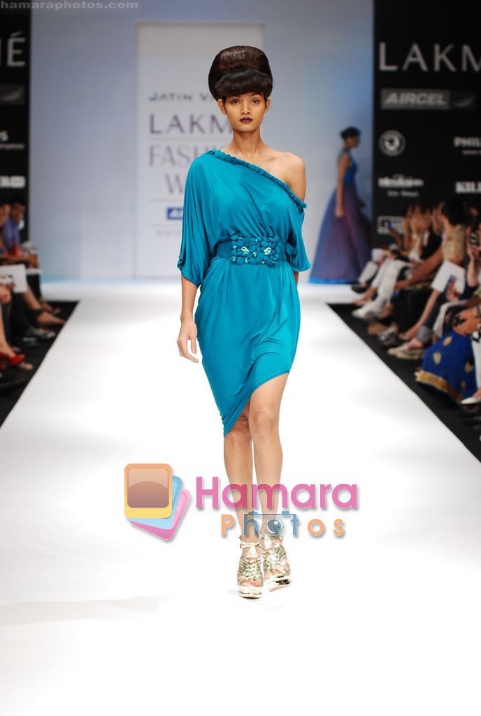 Model walks the ramp for Jatin Varma Show at Lakme Winter fashion week day 5 on 21st Sept 2010 