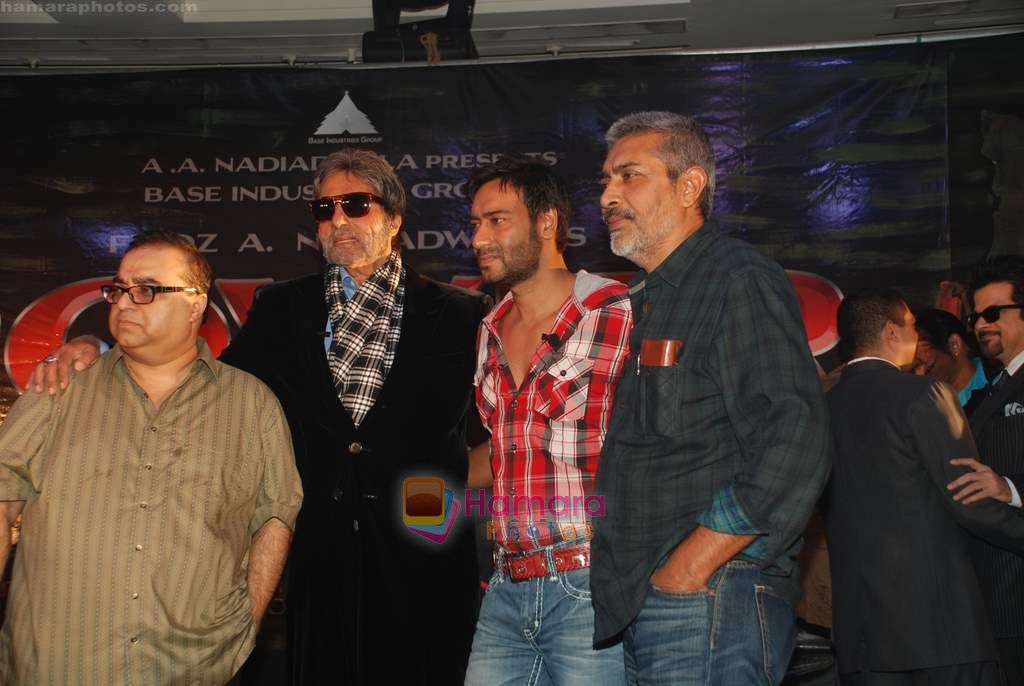 Amitabh Bachchan, Ajay Devgan, Prakash Jha, Rajkumar Santoshi at Power film Mahurat in J W Marriott on 22nd Sept 2010 