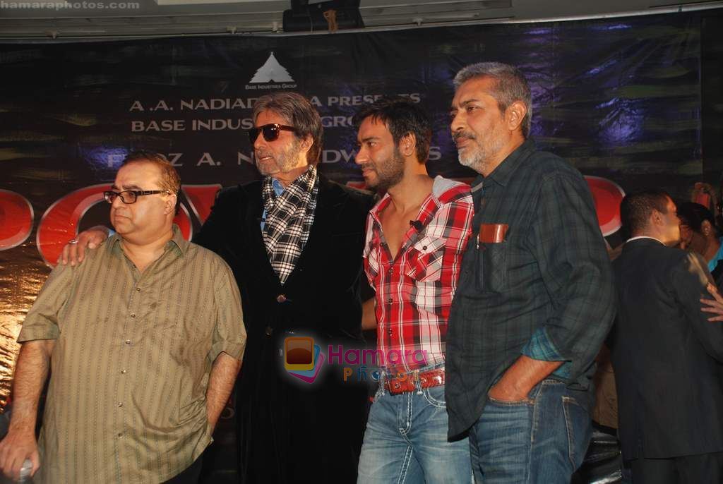 Amitabh Bachchan, Ajay Devgan, Prakash Jha, Rajkumar Santoshi at Power film Mahurat in J W Marriott on 22nd Sept 2010 