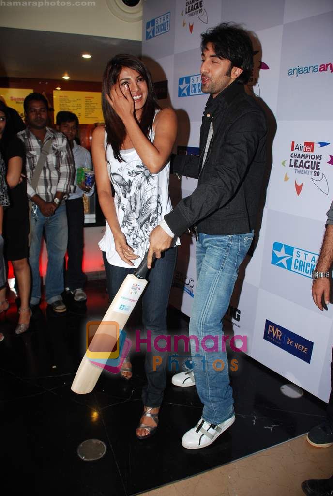 Priyanka Chopra, Ranbir Kapoor watch criket match to promote Anjaana Anjaani in PVR on 24th Sept 2010 