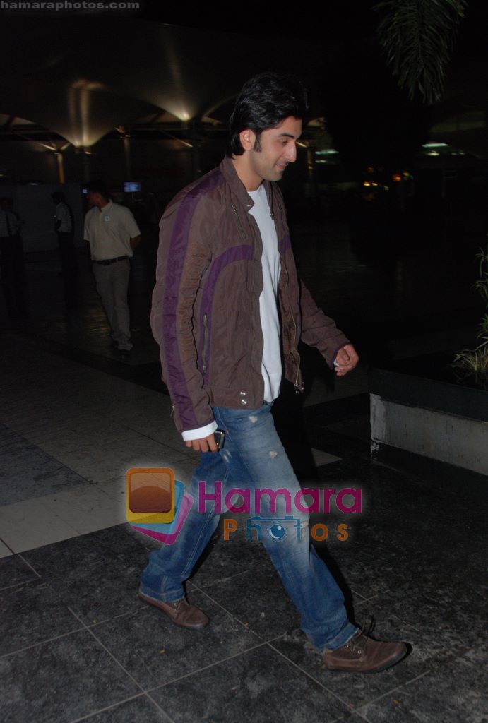 Ranbir Kapoor return from Indore Anjaana Anjaani promotions in Mumbai on 27th Sept 2010 