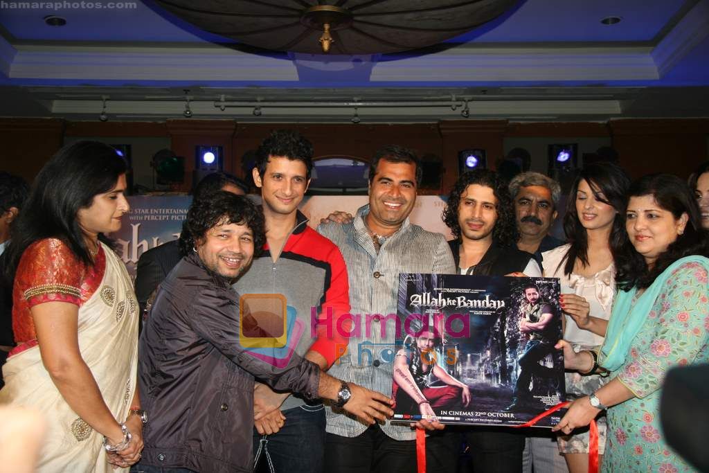 Kailash Kher, Sharman Joshi, Shailendra Singh, Faruk Kabir, Anjana Sukhani at Allah Ke Bandey Music launch in J W Marriott, Juhu, Mumbai on 27th Sept 2010 