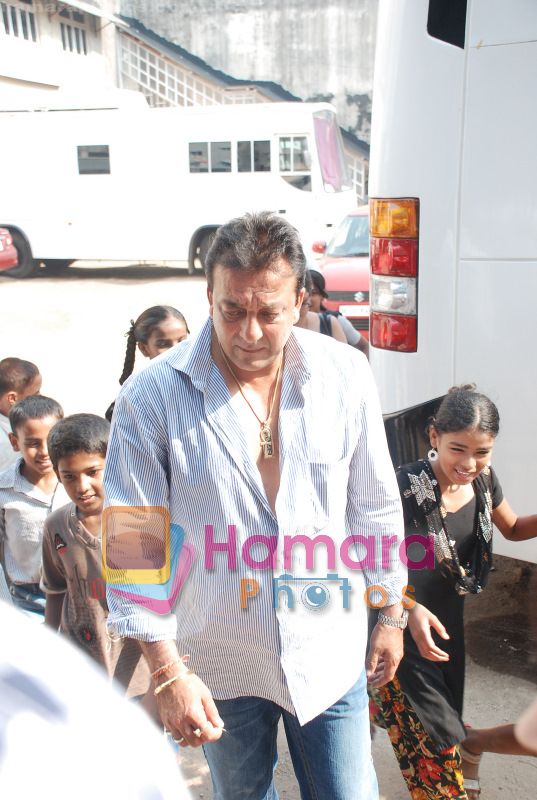Sanjay Dutt on the sets of Chhote Ustaad in Mumbai on 27th Sept 2010 