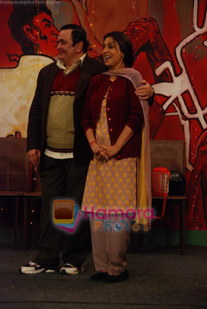 Rishi, Kapoor Neetu Singh on the sets of Taarak Mehta Ka Oolta Chasma in Kandivili on 29th Sept 2010 