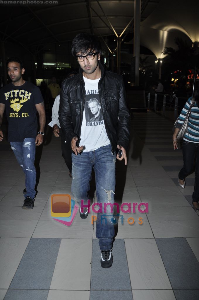 Ranbir Kapoor arrive from Bangalore Anjaana Anjaani Promotions in Airport, Mumbai on 29th Sept 2010 ~0