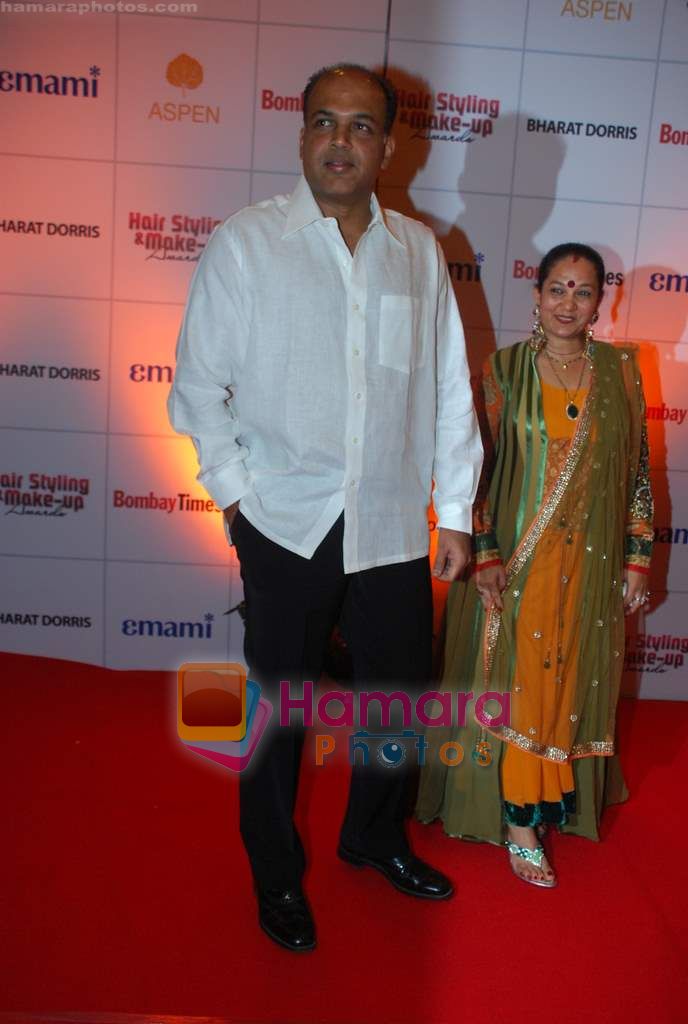 Ashutosh Gowariker at Bharat N Dorris awards in J W Marriott on 2nd Oct 2010 