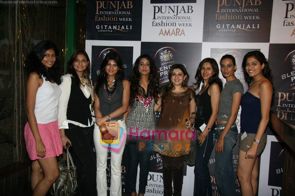 Mahie Gill at Punjab Fashion Week auditions in Andheri on 4th Oct 2010 