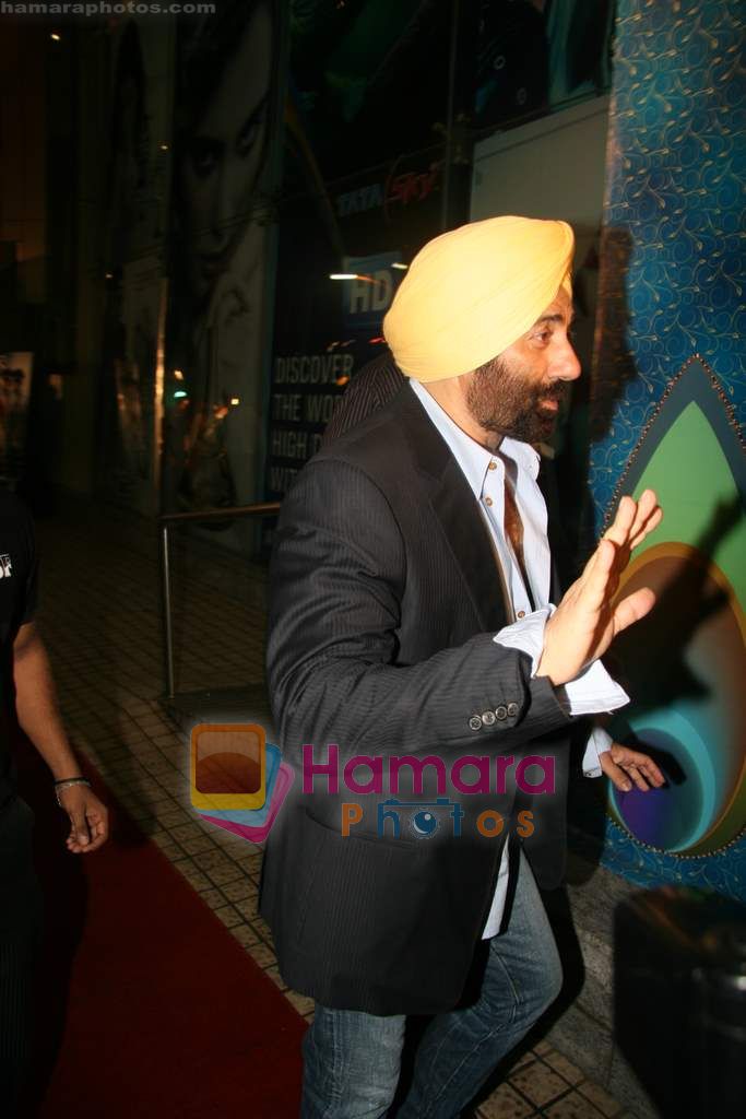 Sunny Deol at Robot premiere hosted by Rajnikant in PVR, Juhu on 4th Sept 2010 