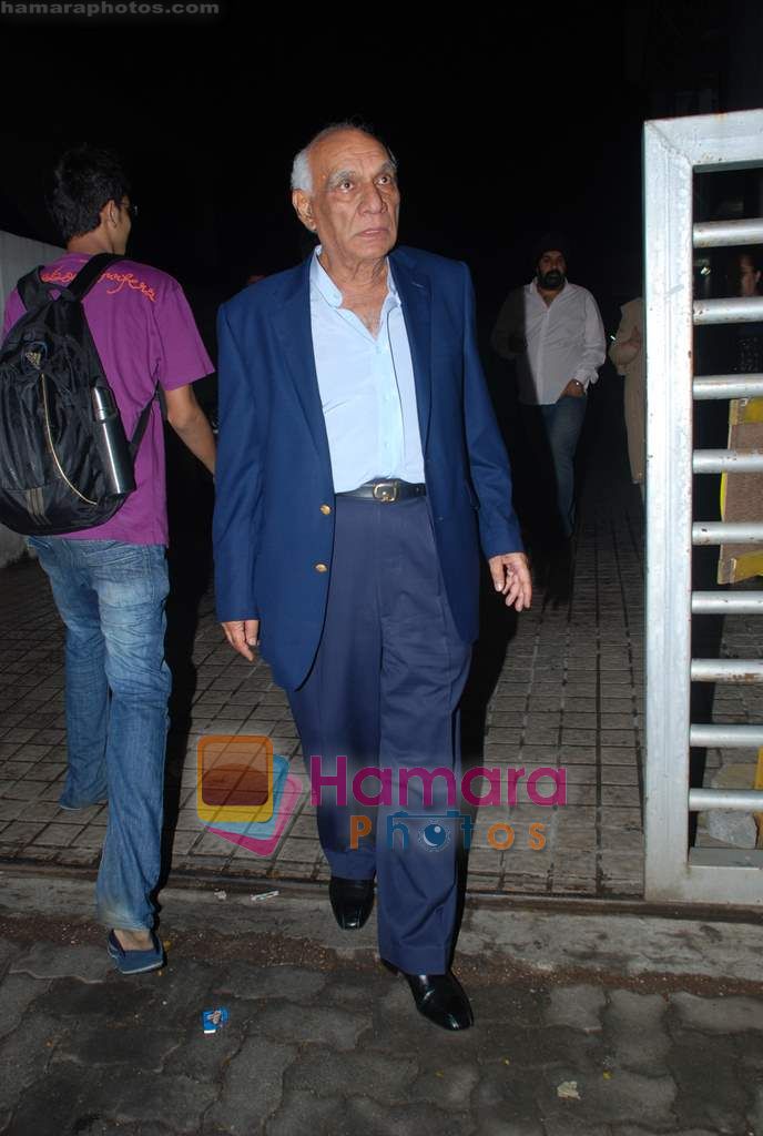 Yash Chopra at Robot premiere hosted by Rajnikant in PVR, Juhu on 4th Sept 2010 