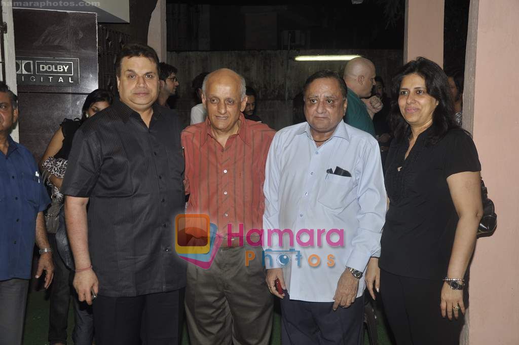 Mukesh Bhatt, Ramesh S  Taurani, Mohit Suri at Crook film screening in Ketnav on 5th Oct 2010 