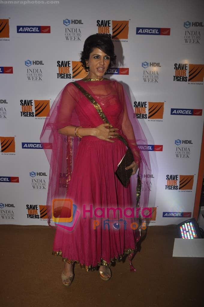 Mandira Bedi on day 1 of HDIL-1 on 6th Oct 2010 