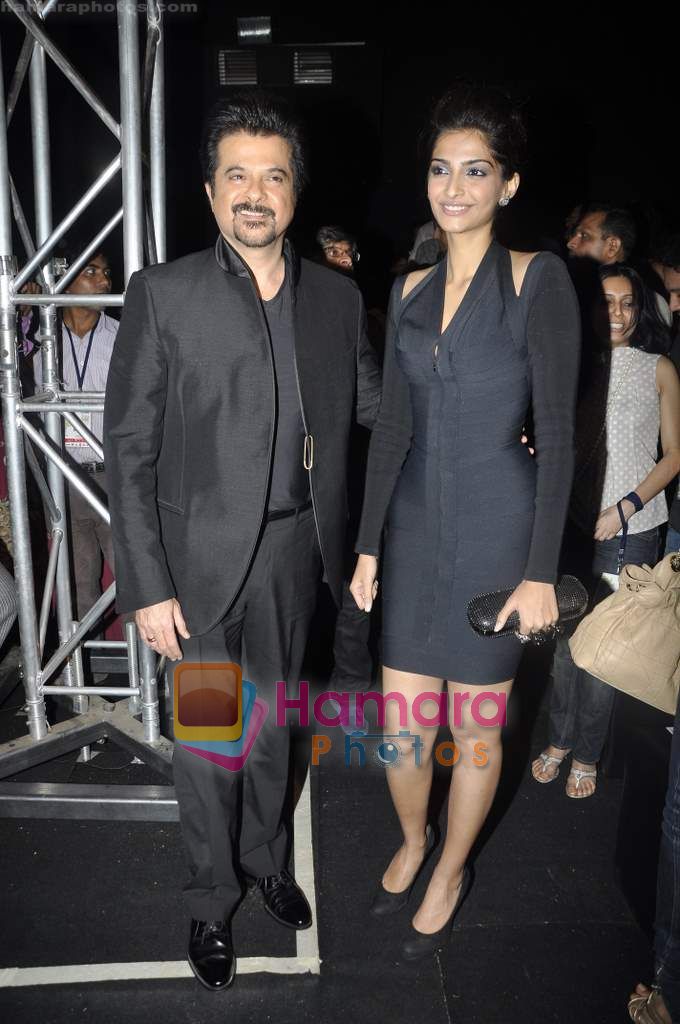 Anil Kapoor, Sonam Kapoor on Day 2 of HDIL-1 on 7th Oct 2010 
