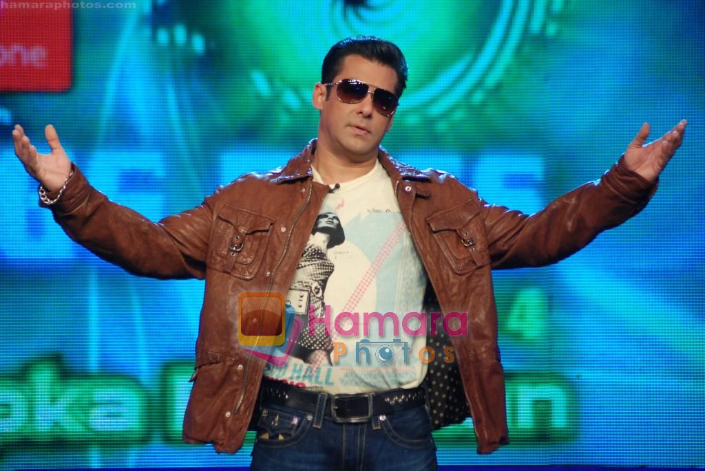 Salman Khan at Big Boss 4 elimination round on 8th Oct 2010