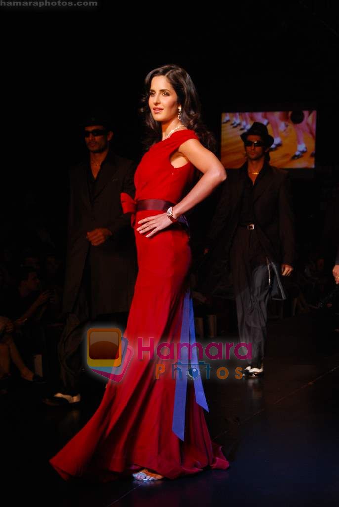 Katrina Kaif at Salman Khan's Being Human show on Day 4 of HDIL on 9th Oct 2010 