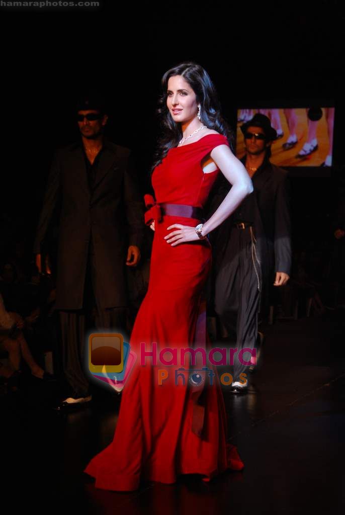 Katrina Kaif at Salman Khan's Being Human show on Day 4 of HDIL on 9th Oct 2010 