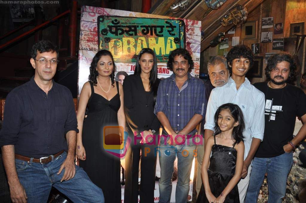 Neha Dhupia, Rajat Kapoor at the launch of Phas Gaye Obama in Coutyard on 13th Oct 2010 