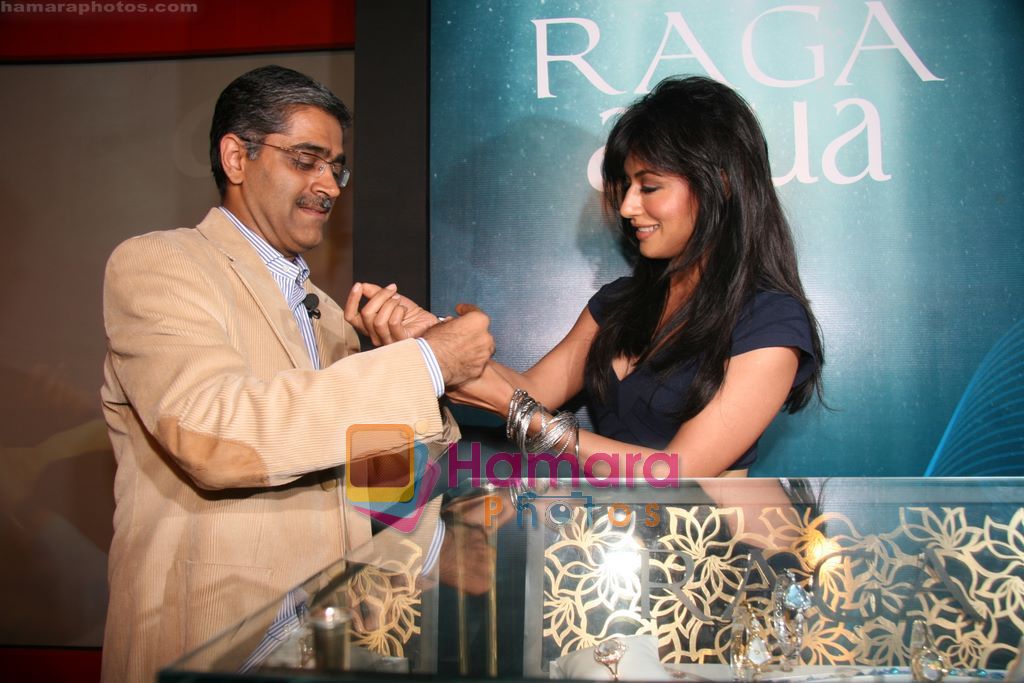 Chitrangada Singh unveils Tanishq new collection in Tote, Mumbai on 13th Oct 2010 