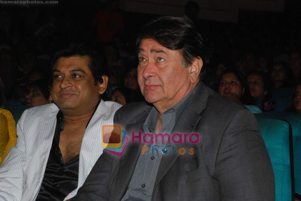 Randhir Kapoor, Amit Kumar at the launch of Radio City's CD Kal Bhi Aaj Bhi in Matunga on 14th Oct 2010 