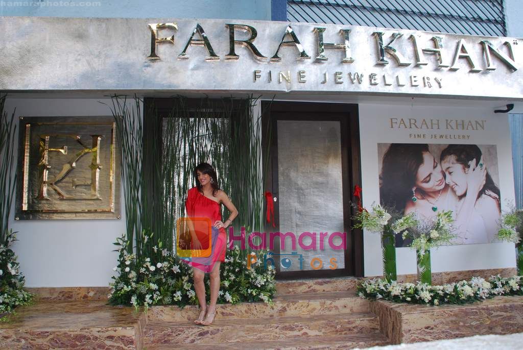Farah Ali Khan at Farah Ali Khan store launch in Turner Road, Bandra, Mumbai on 15th Oct 2010 