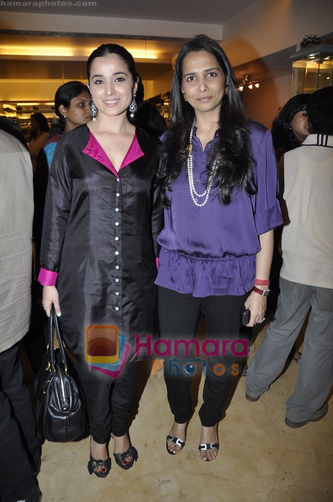 Simone Singh at Roopa Vohra collection launch in Juhu, Mumbai on 23rd Oct 2010 