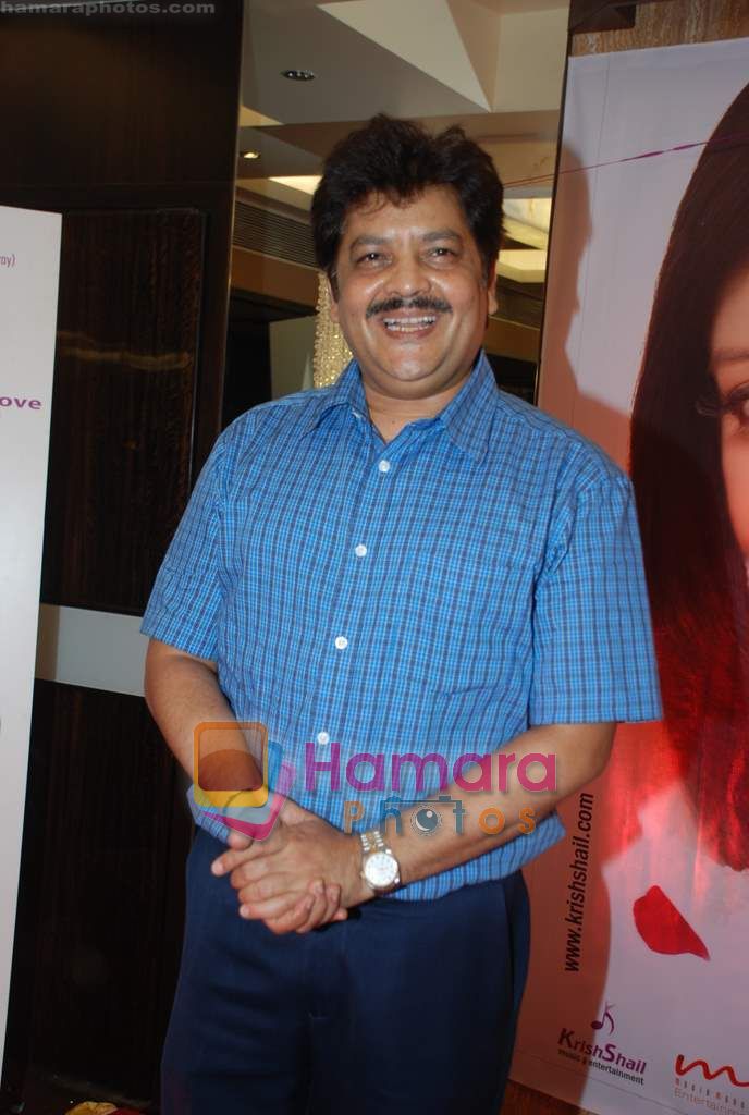 Udit Narayan at the launch of Mona Roy's album in Time N Again on 25th Oct 2010