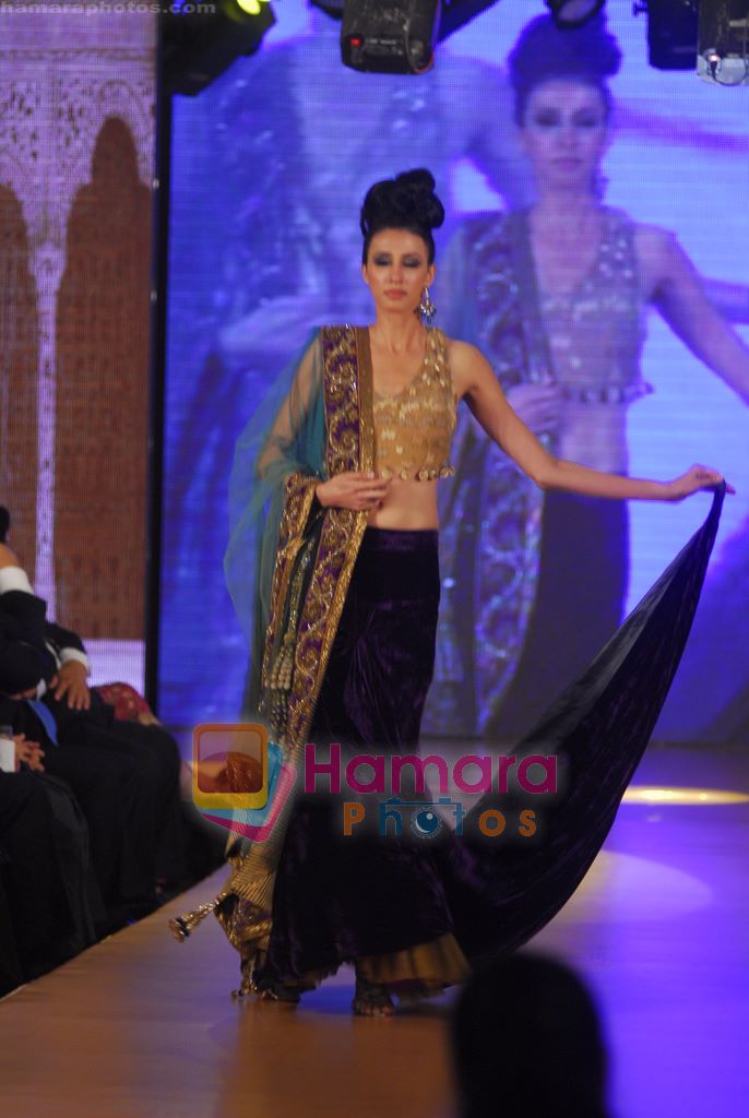 at Manish Malhotra fashion show in Taj Colaba, Mumbai on 25th Oct 2010 