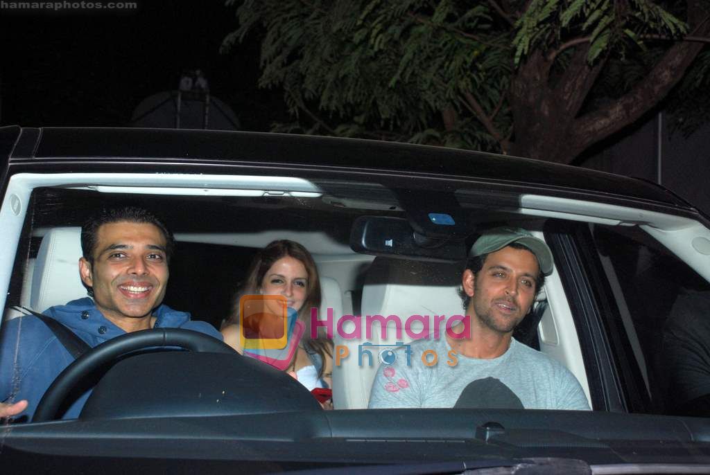 Suzanne Roshan, Hrithik Roshan, Uday Chopra on occasion of her bday in Juhu on 26th Oct 2010 