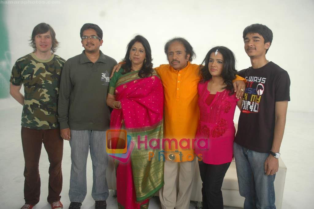 Kavita Krishnamurthy, Dr L Subramaniam, Bindu Subramaniam, Luke Kenny at a music video directed by Luke Kenny in Andheri on 29th Oct 2010 