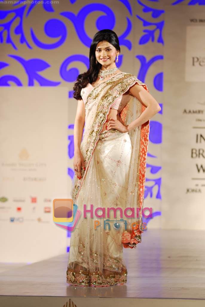 Prachi Desai walks the ramp for Shane and Falguni Peacock at Aamby Valley India Bridal week DAY 3 on 31st Oct 2010 