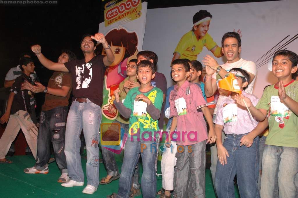 Shreyas Talpade, Tusshar Kapoor promote Golmaal 3 in Inorbit Mall on 31st Oct 2010 