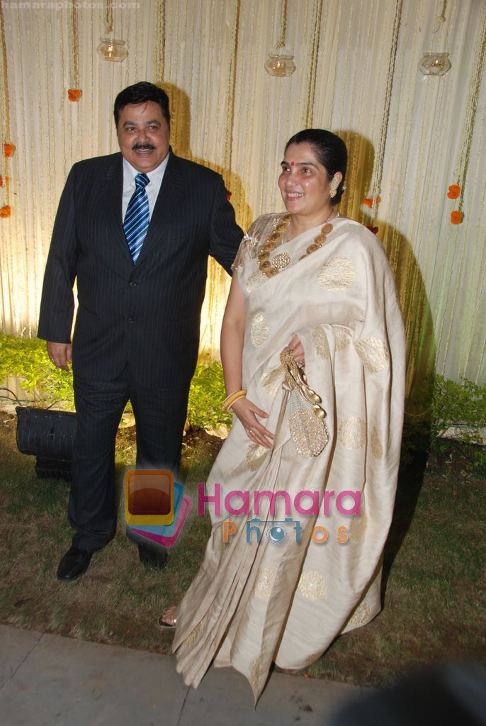 Satish Shah at Vivek and Priyanka Oberoi's wedding reception in ITC Grand Maratha, Mumbai on 31st Oct 2010 
