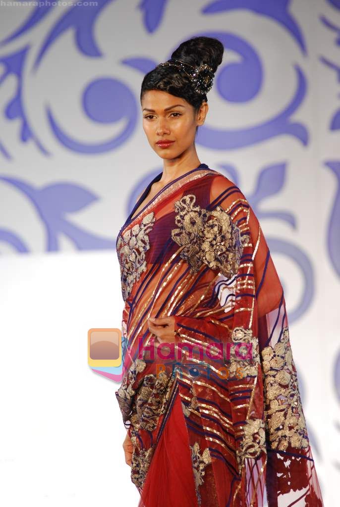 Model walks the ramp for Shantanu Nikhil at Aamby Valley India Bridal week DAY 3 on 31st Oct 2010 