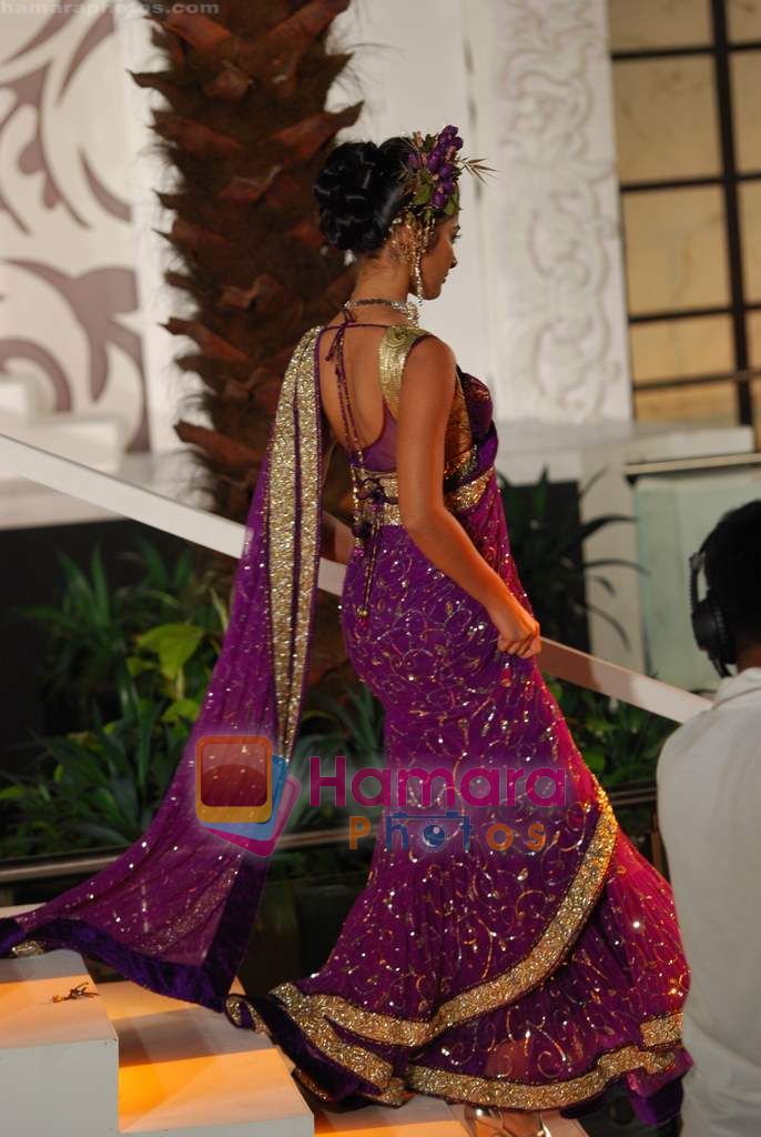 Model walks the ramp for Riyaz Ganji at Aamby Valley India Bridal Week day 4 on 1st Nov 2010 